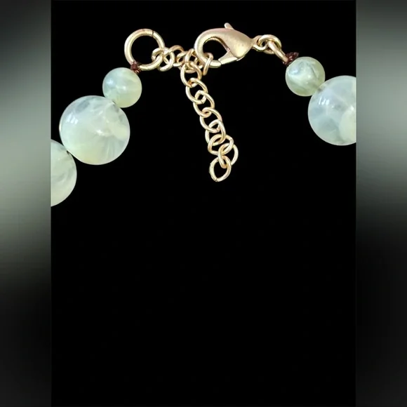 Elegant Green Vintage Beaded Necklace - Picture 4 of 5